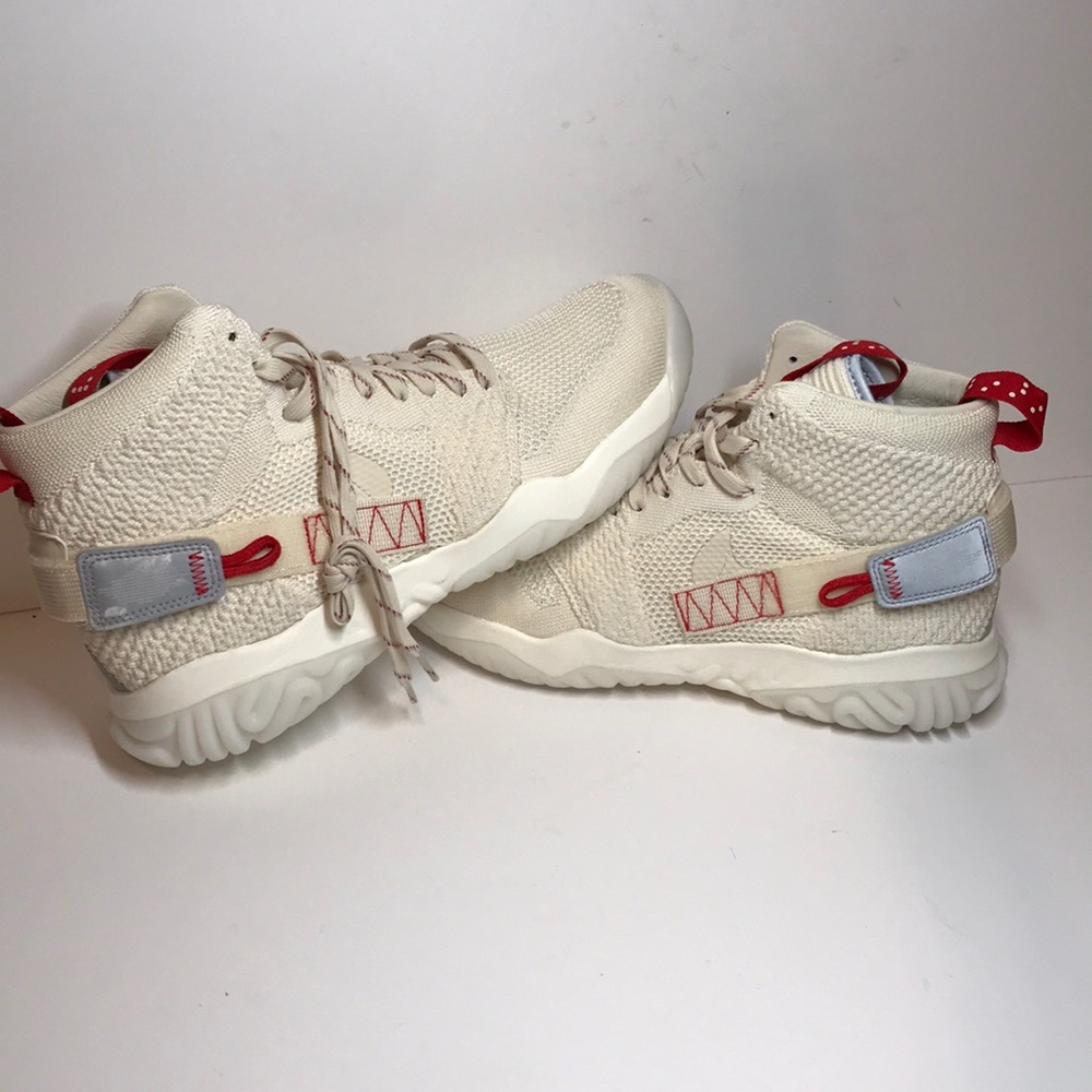 New JORDAN Apex-React Sneakers